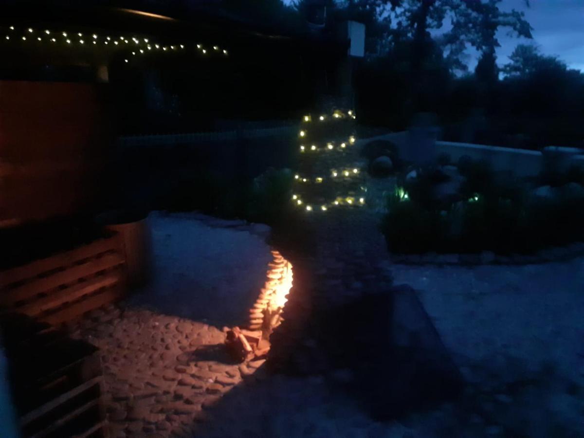 Mary'S Bespoke Cottage คิลลาร์นีย์ ภายนอก รูปภาพ